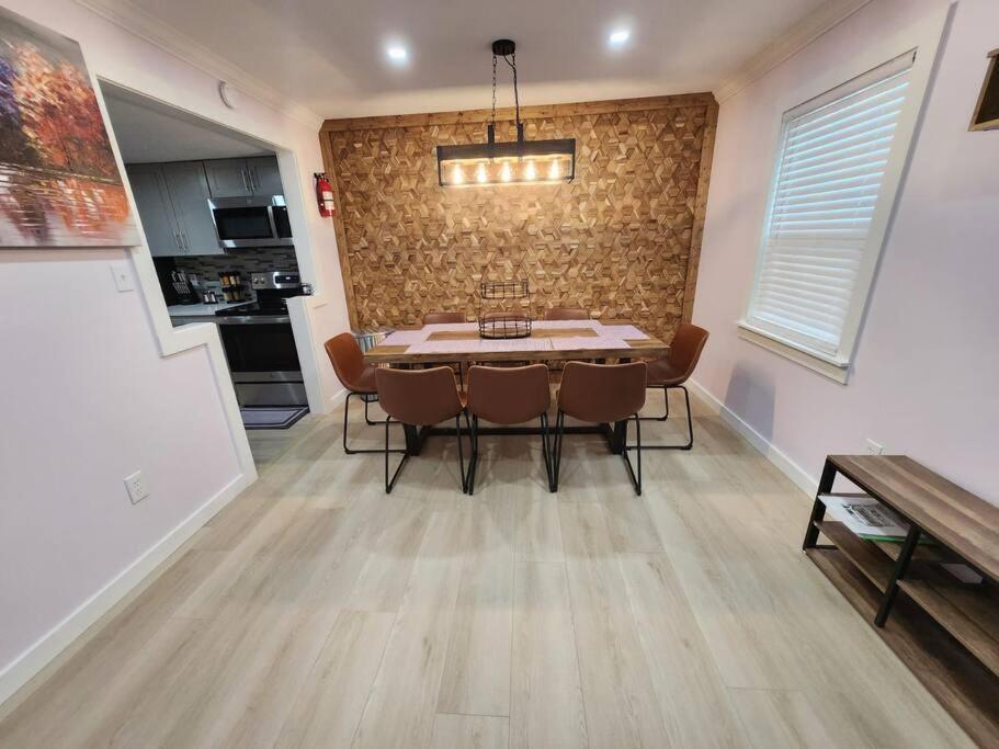 Modern Island Serenity!-Pet-Friendly Villa هيلتون رئيس جزيرة المظهر الخارجي الصورة