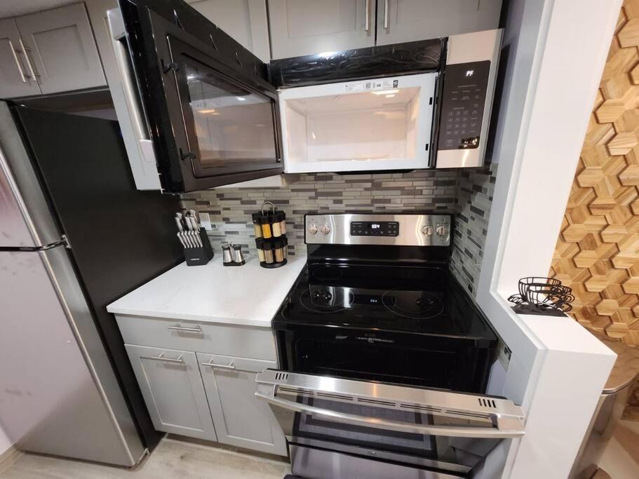 Modern Island Serenity!-Pet-Friendly Villa هيلتون رئيس جزيرة المظهر الخارجي الصورة