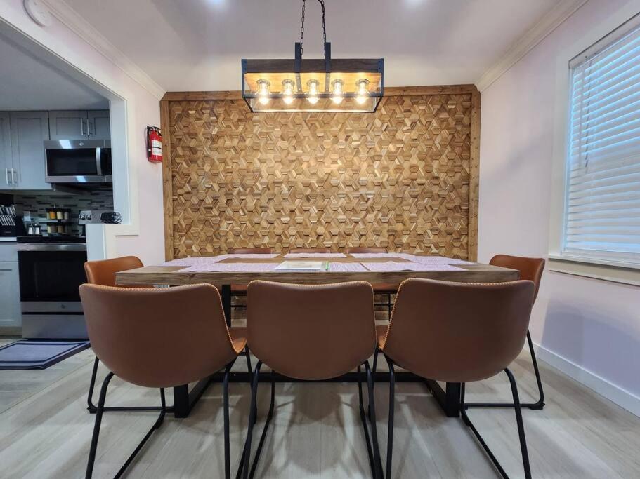 Modern Island Serenity!-Pet-Friendly Villa هيلتون رئيس جزيرة المظهر الخارجي الصورة